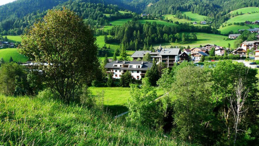 Ortners Mauerwirt - Leistbarer Luxus Apartment Bad Kleinkirchheim Ngoại thất bức ảnh